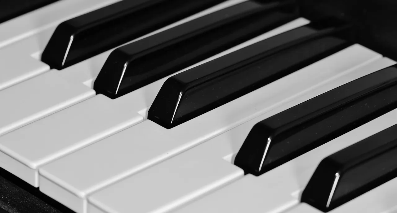 Miércoles, 7 de mayo. Concierto de música clásica interpretado por los alumnos de Francisco Martínez Ramos. Foto recurso Pixabay