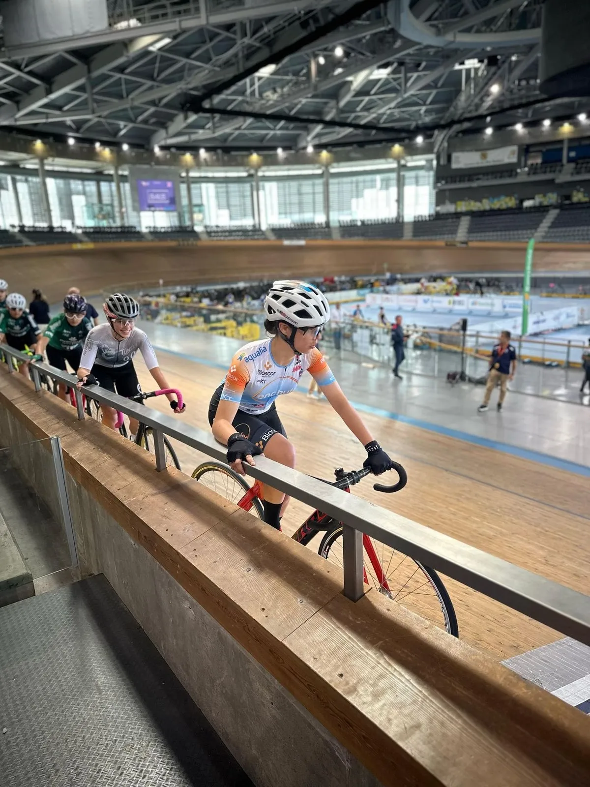 Foto 3 - Grandes actuaciones de las cadetes y junior de EnchufeSolar Fem en los Campeonatos de Espa&ntilde;a de Pista