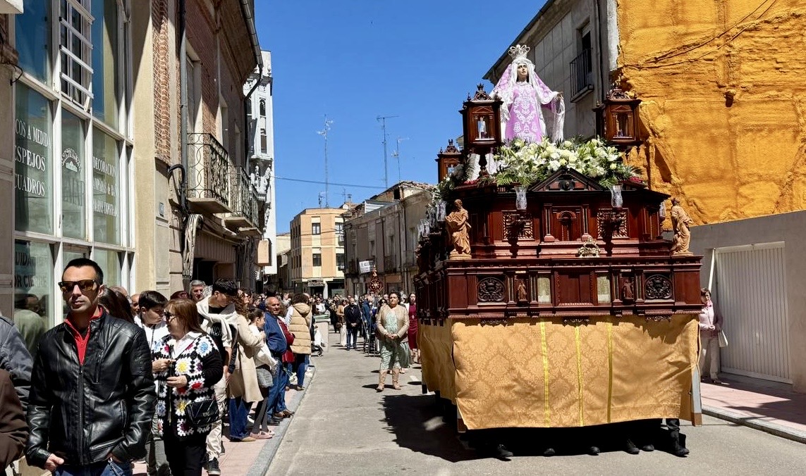 Solemnidad, devoción y calles llenas de público para vivir la esperada procesión de la Virgen de la Misericordia