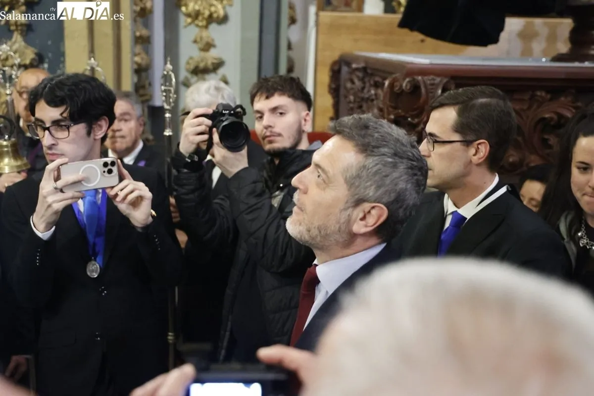 La lluvia impide que la Santísima Virgen de los Dolores salga en procesión por Salamanca | FOTOS: David Sañudo 
