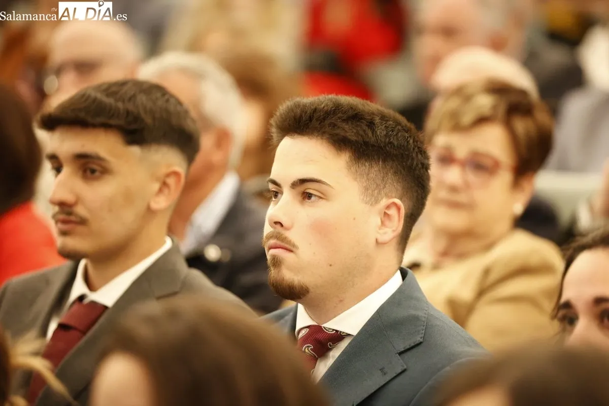 Emoción en la graduación del Grado en Ingeniería Química de la Universidad de Salamanca | FOTOS: David Sañudo