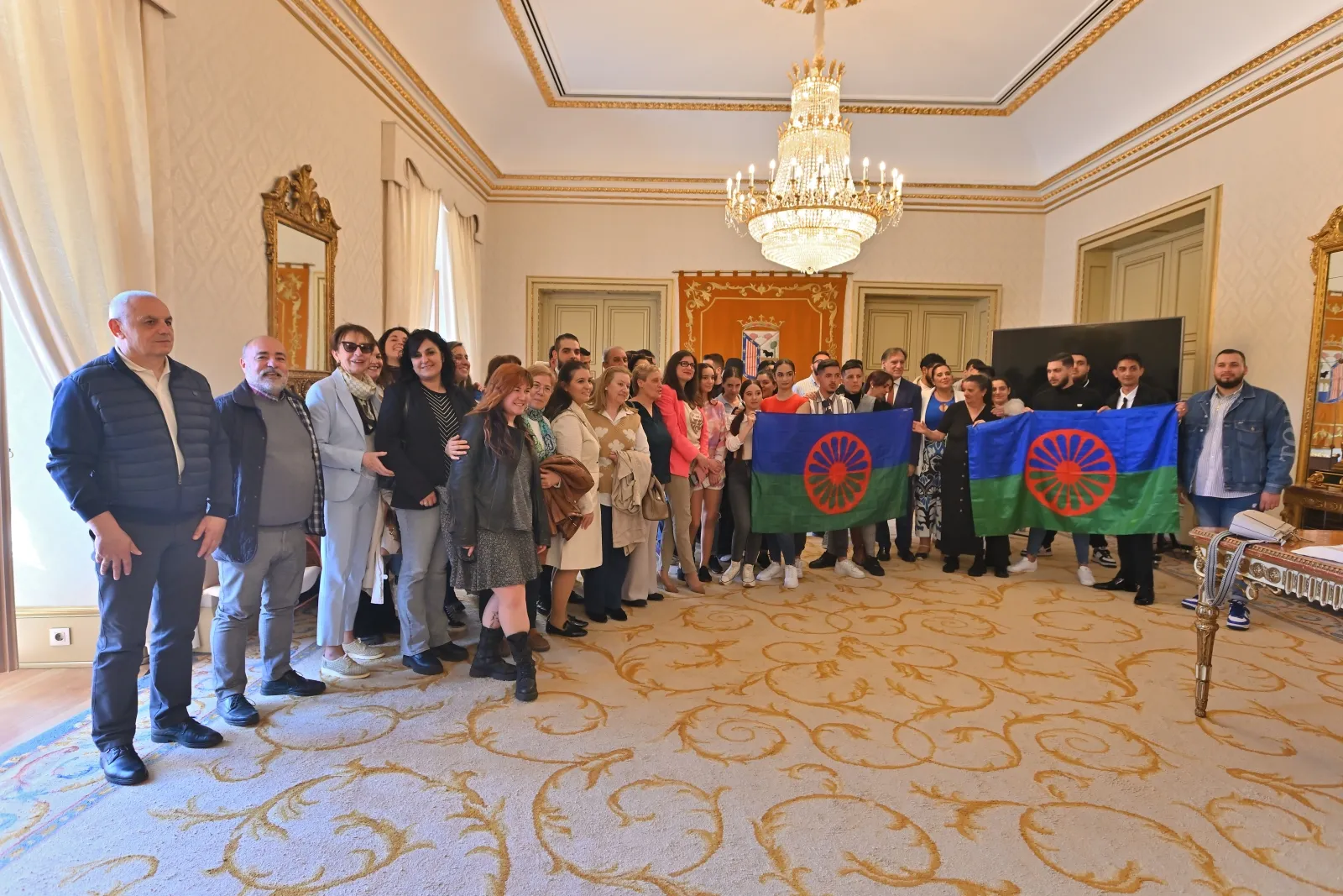 Foto 10 - El pueblo gitano de Salamanca celebra en el Ayuntamiento su d&iacute;a internacional