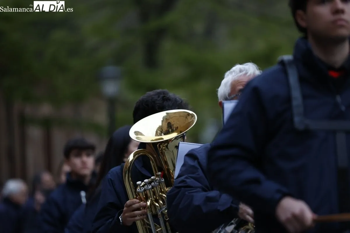 Ferviente e ilusionante procesión de la Seráfica Hermandad por el centro de Salamanca | FOTOS: David Sañudo 