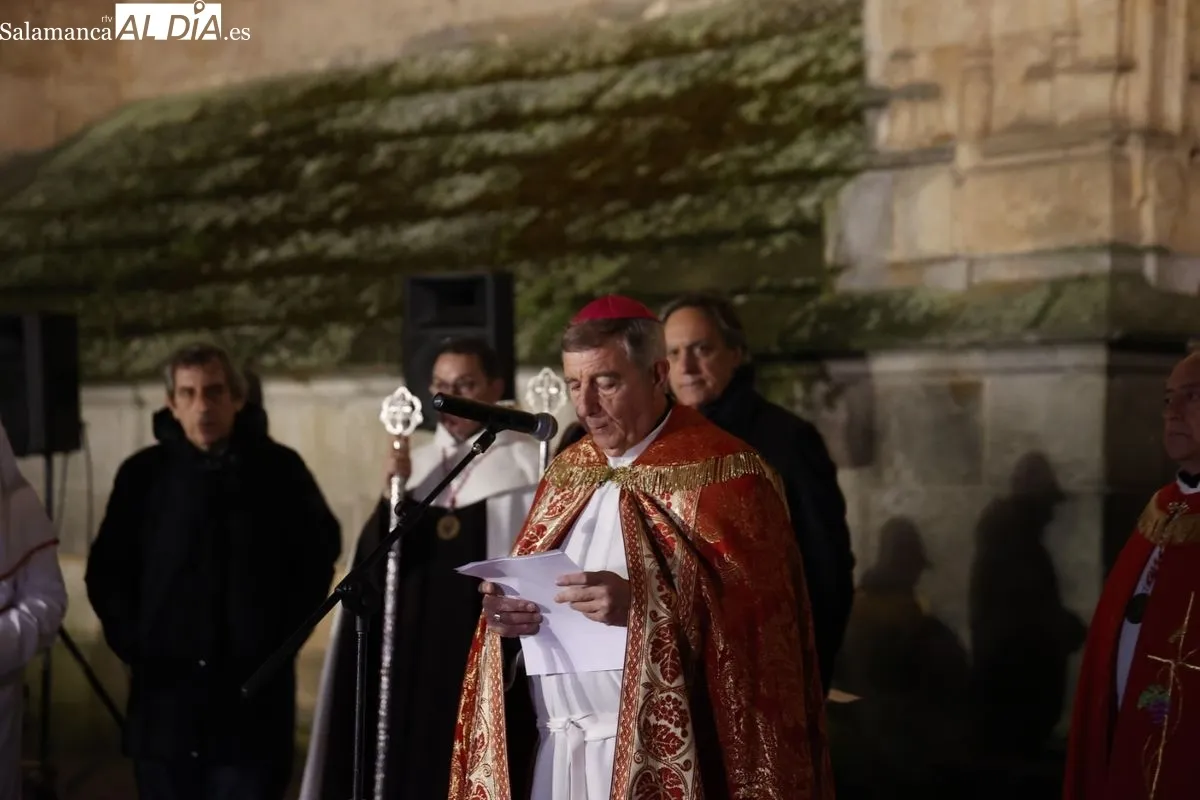 Tradicional Oración del Silencio de la Cofradía del Cristo Yacente | FOTOS: David Sañudo 