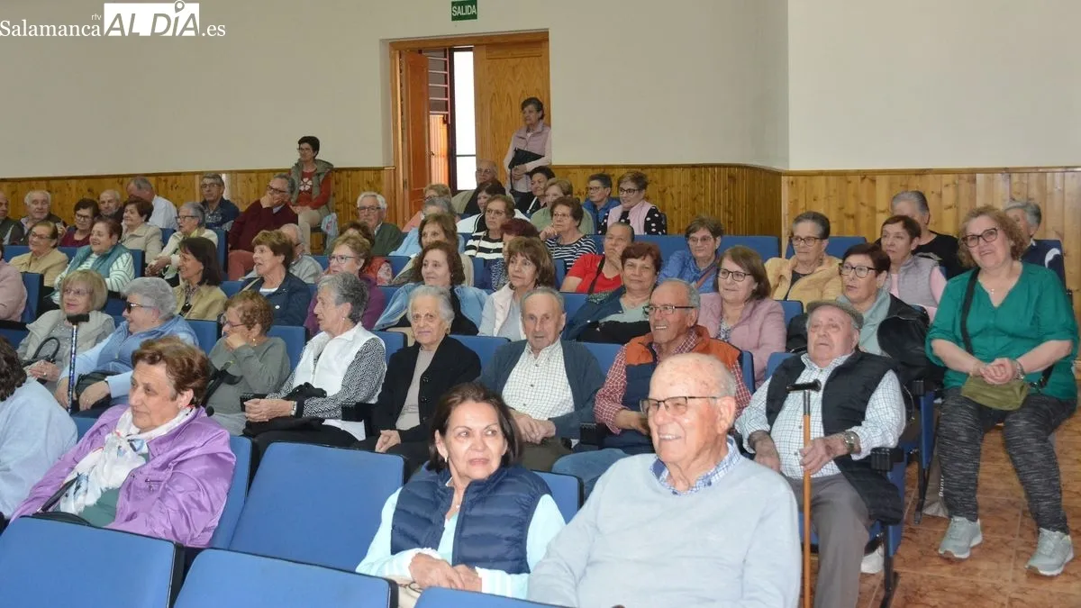 Foto 2 - La asociaci&oacute;n de jubilados Liminares homenajea a doce socios por 25 a&ntilde;os de lealtad al colectivo