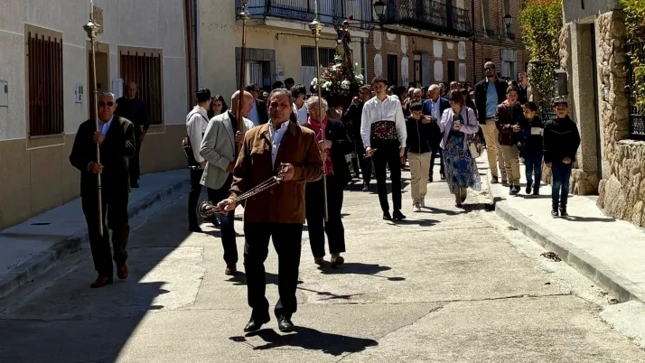 Foto 7 - Santiago de la Puebla arropa en las calles a San Jorge en su d&iacute;a grande