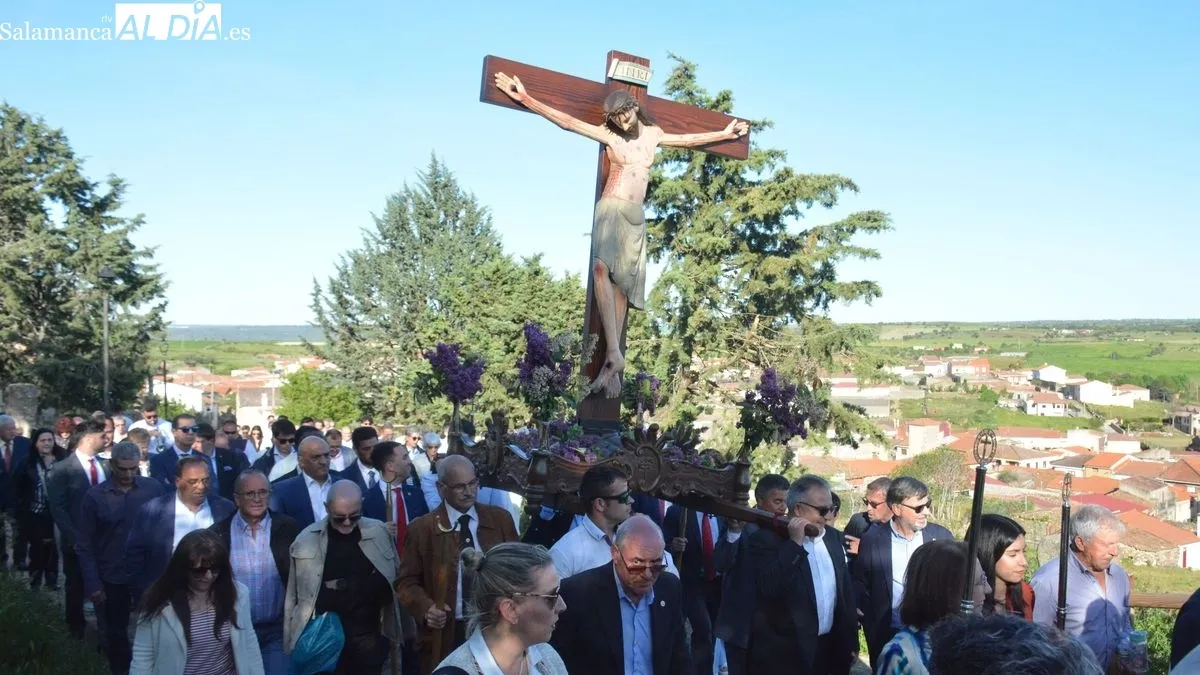 Foto 11 - Los vecinos de Hinojosa de Duero arropan a la Cofrad&iacute;a en la celebraci&oacute;n de la fiesta del Cristo de la Misericordia
