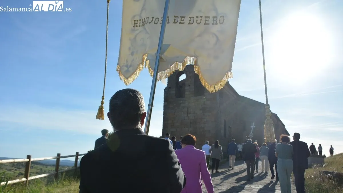 Foto 9 - Los vecinos de Hinojosa de Duero arropan a la Cofrad&iacute;a en la celebraci&oacute;n de la fiesta del Cristo de la Misericordia