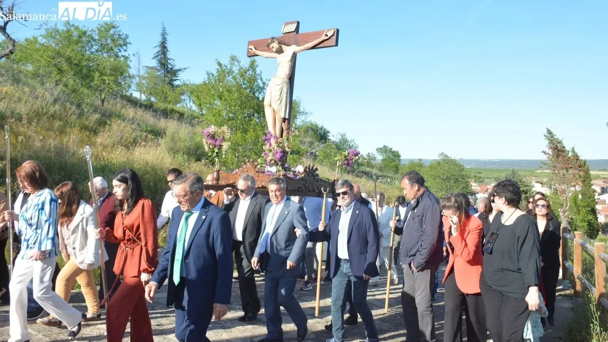 Foto 8 - Los vecinos de Hinojosa de Duero arropan a la Cofrad&iacute;a en la celebraci&oacute;n de la fiesta del Cristo de la Misericordia