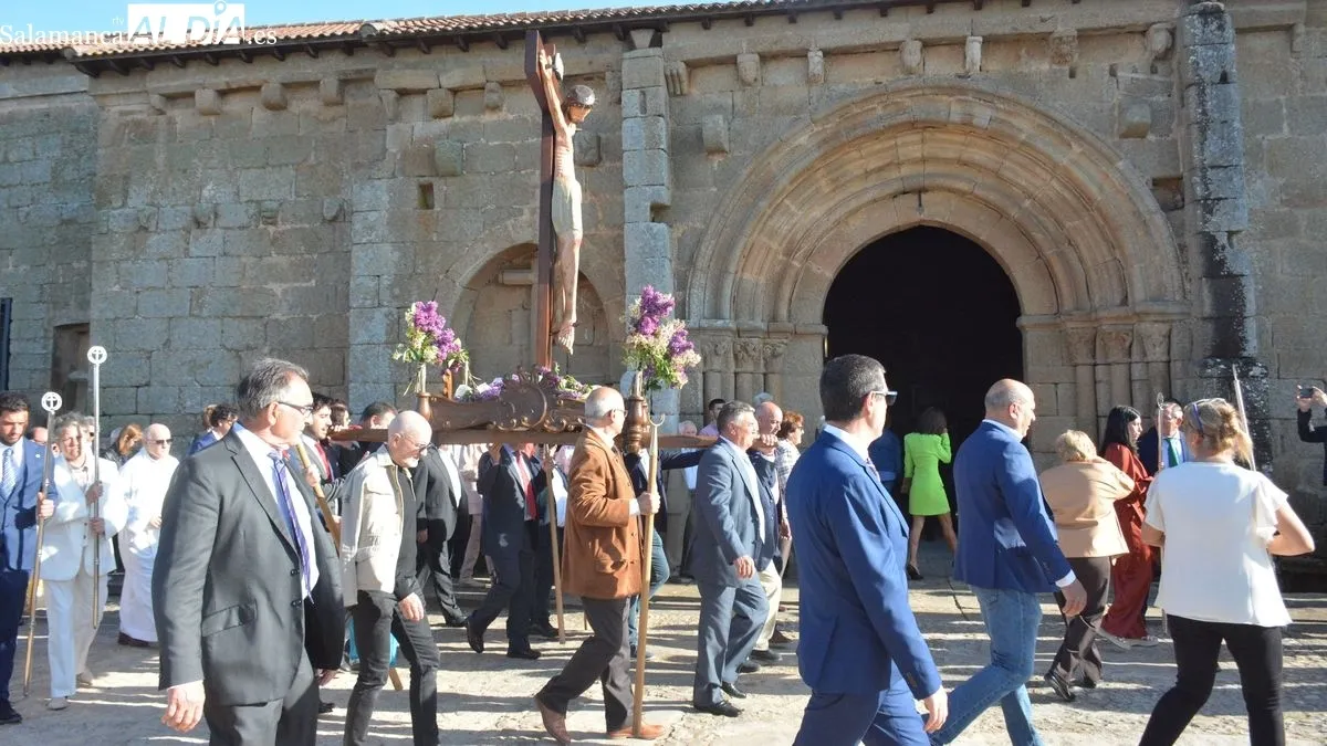 Foto 3 - Los vecinos de Hinojosa de Duero arropan a la Cofrad&iacute;a en la celebraci&oacute;n de la fiesta del Cristo de la Misericordia