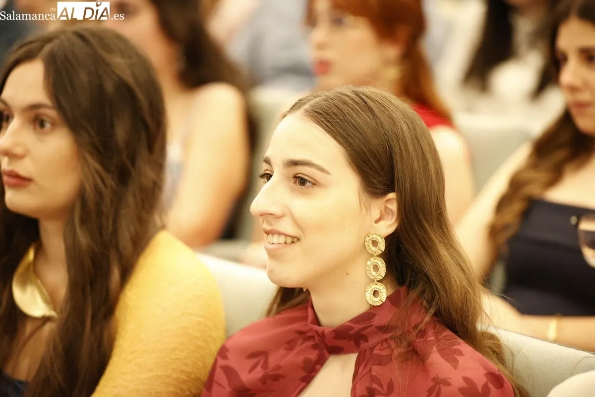 Emoción en la graduación del Grado en Ingeniería Química de la Universidad de Salamanca | FOTOS: David Sañudo
