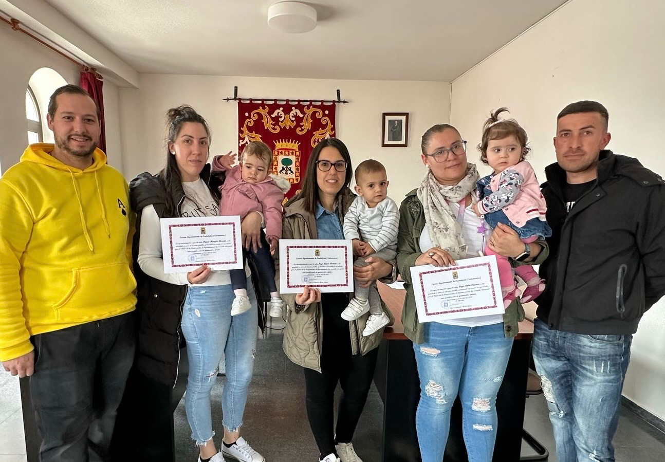 Cantalpino entrega las ayudas municipales a la natalidad, dotadas con 500 euros