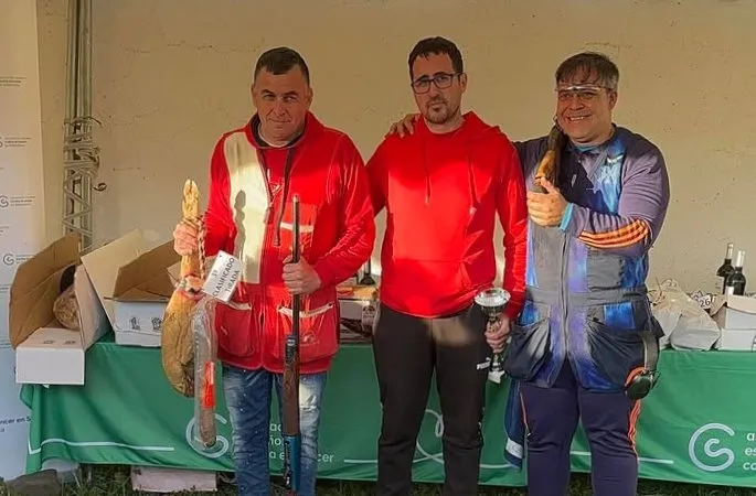Foto 3 - Recaudados 1.540&euro; en la exitosa tirada ben&eacute;fica organizada por el Club Tiro al Plato Mir&oacute;briga