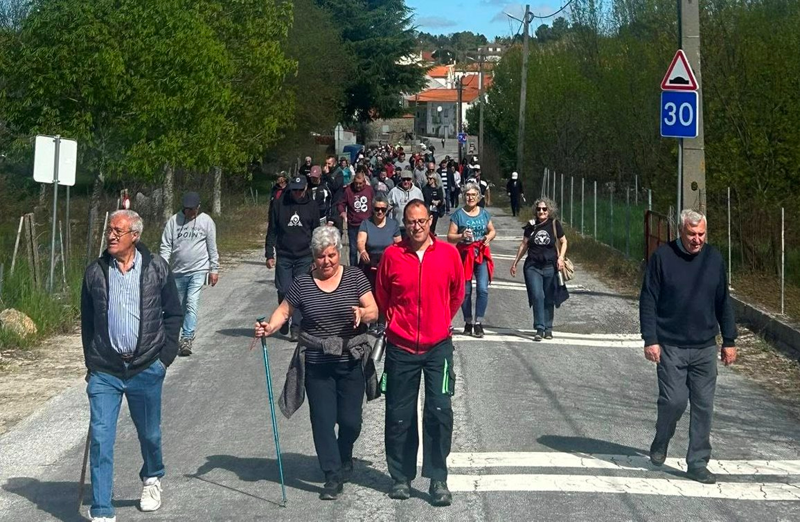 Cerca de 350 personas toman parte en la 2ª ‘Caminhada da Liberdade’