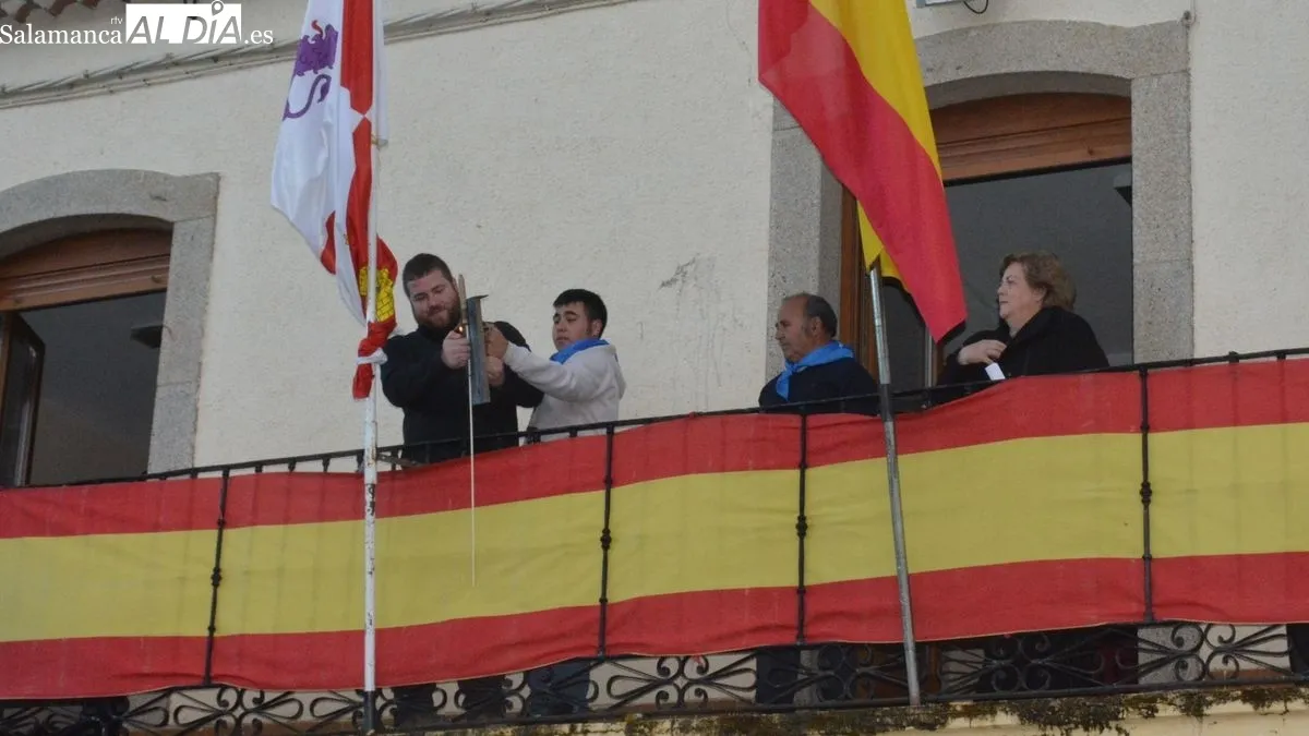 Foto 5 - Olmedo inicia oficialmente las fiestas de San Jorge con el preg&oacute;n de la doctora Charo S&aacute;nchez Gaspar