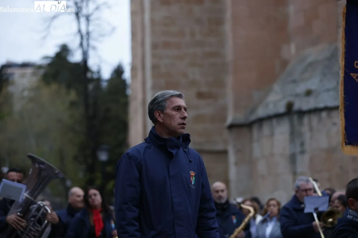 Ferviente e ilusionante procesión de la Seráfica Hermandad por el centro de Salamanca | FOTOS: David Sañudo 