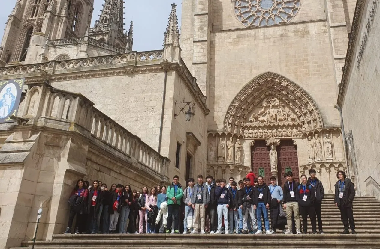 Foto 6 - 130 alumnos de Religi&oacute;n de los IES de Mir&oacute;briga y La Fuente asisten en Burgos al Encuentro Regional