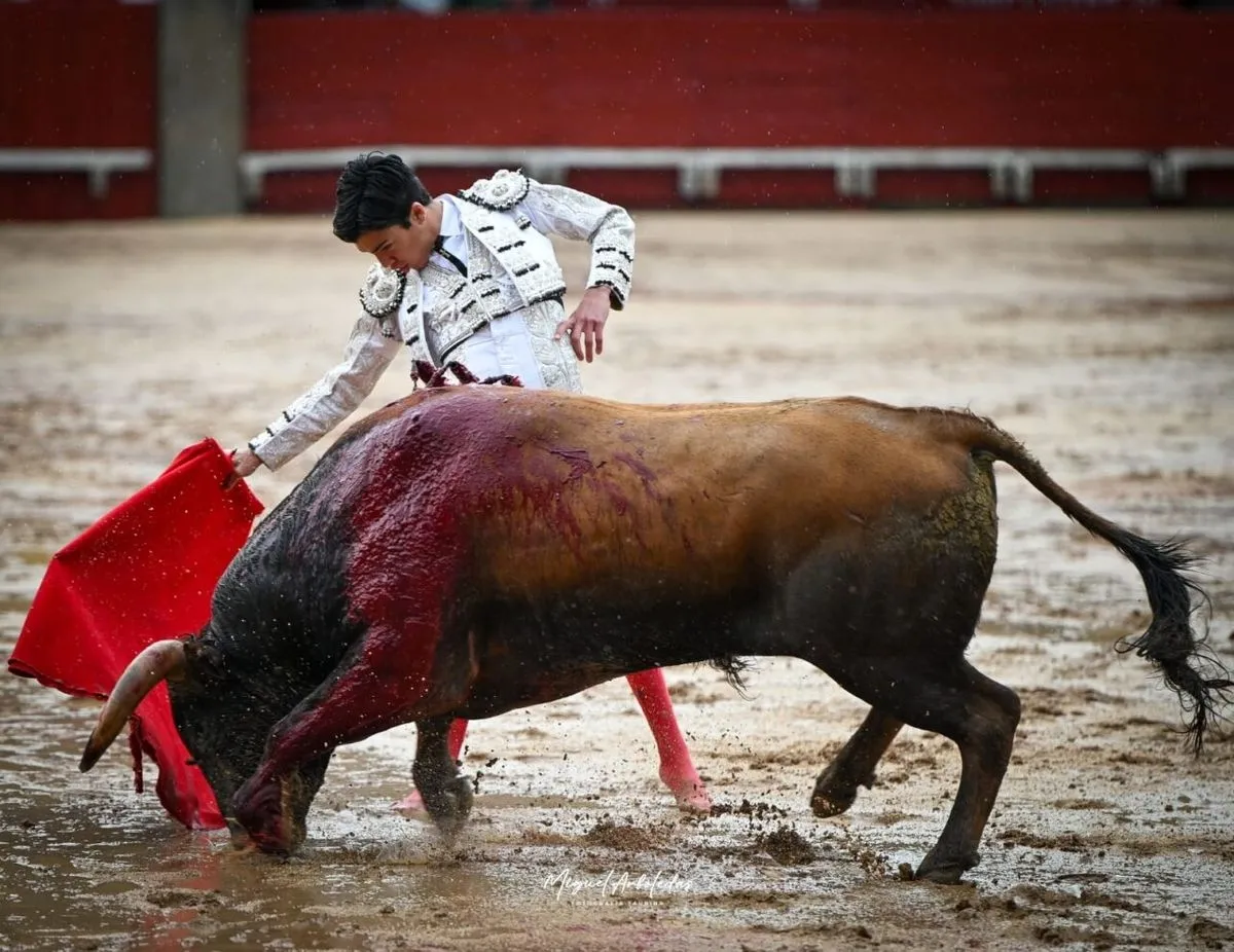 Foto 7 - FOTOS | Marco P&eacute;rez deslumbra en el barrizal de Toledo