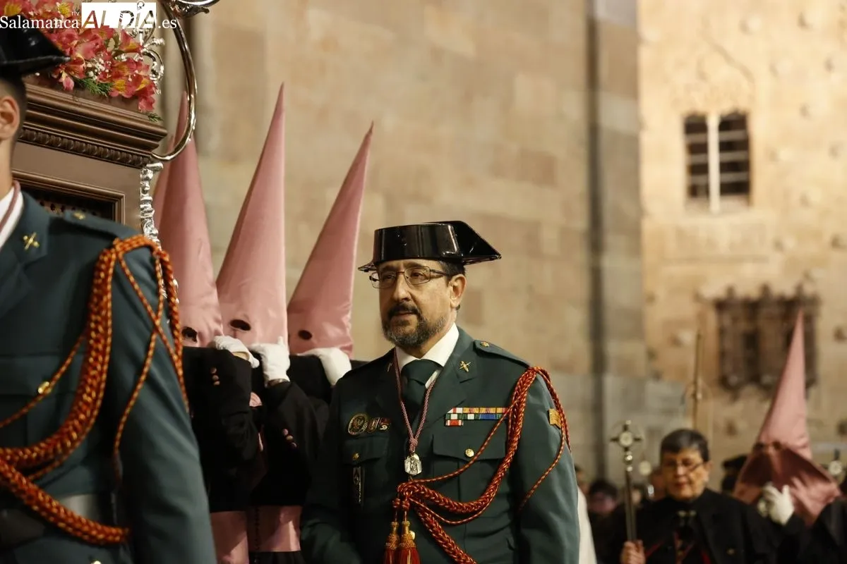 Emoción y sentimiento al paso de Jesús Flagelado y Nuestra Señora de las Lágrimas por el centro de Salamanca | FOTOS: David Sañudo 
