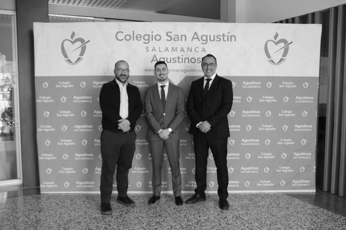Imágenes de la segunda jornada de la IX Semana de Formación 'Enseñar educando' del colegio San Agustín