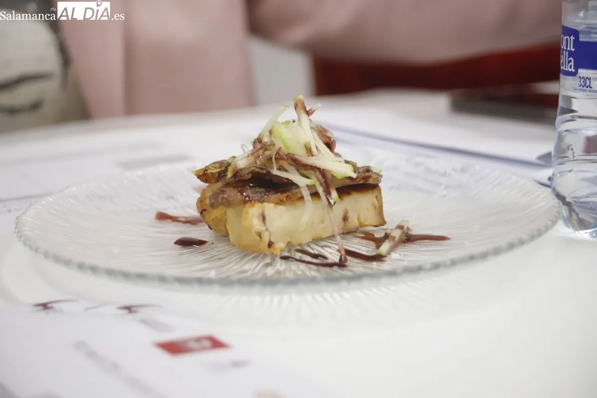 Concurso de Torrijas de Salamanca con 22 establecimientos participantes que mostraron sus propuestas en el Centro de Innovación Gastronómica de la Cámara de Comercio. Foto de Ángel Puma