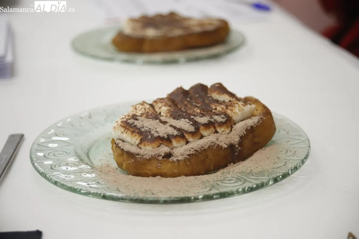 Concurso de Torrijas de Salamanca con 22 establecimientos participantes que mostraron sus propuestas en el Centro de Innovación Gastronómica de la Cámara de Comercio. Foto de Ángel Puma