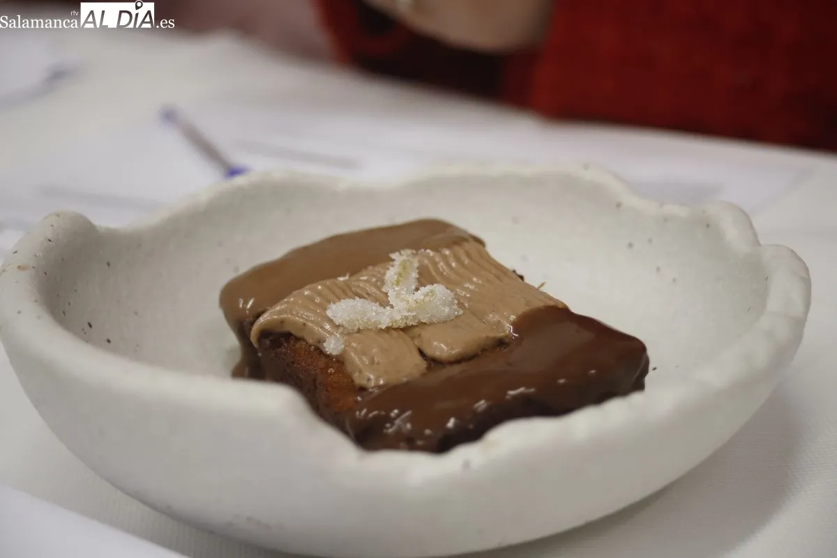 Concurso de Torrijas de Salamanca con 22 establecimientos participantes que mostraron sus propuestas en el Centro de Innovación Gastronómica de la Cámara de Comercio. Foto de Ángel Puma