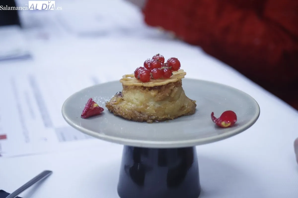 Concurso de Torrijas de Salamanca con 22 establecimientos participantes que mostraron sus propuestas en el Centro de Innovación Gastronómica de la Cámara de Comercio. Foto de Ángel Puma