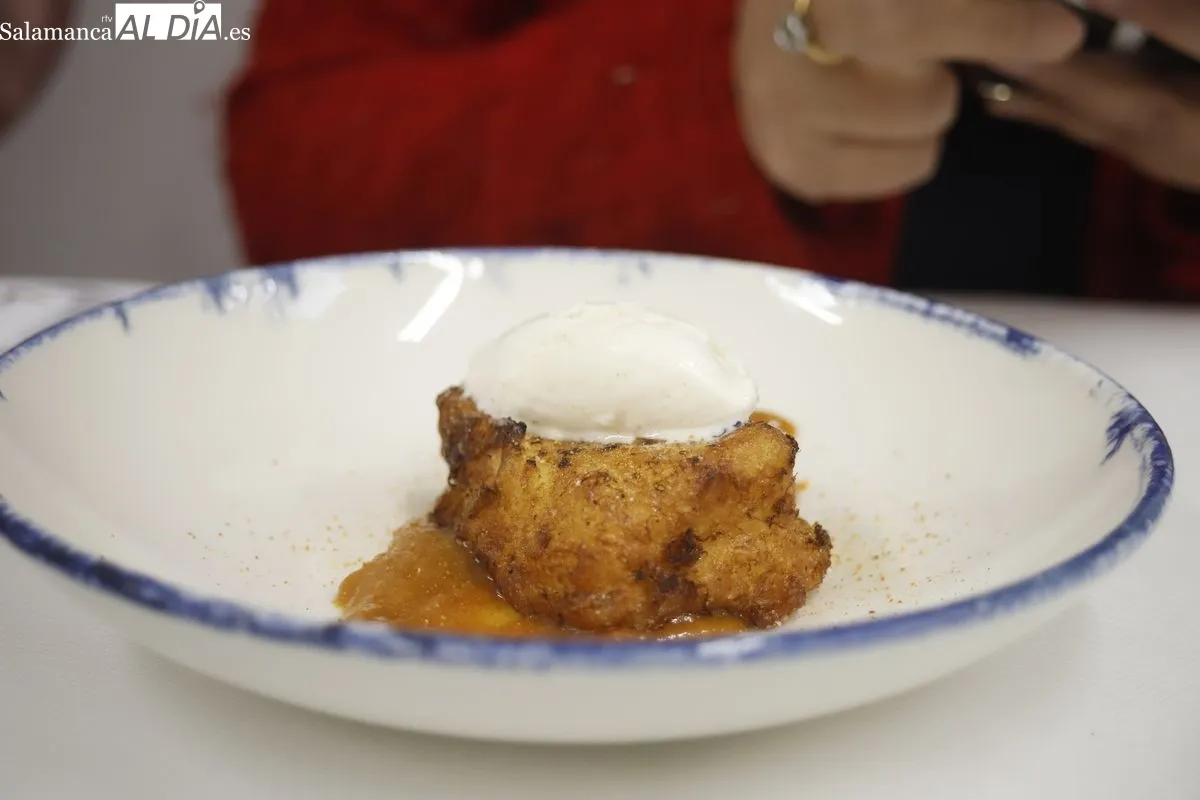 Concurso de Torrijas de Salamanca con 22 establecimientos participantes que mostraron sus propuestas en el Centro de Innovación Gastronómica de la Cámara de Comercio. Foto de Ángel Puma
