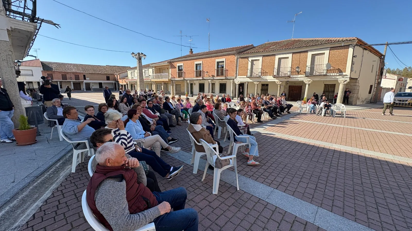 Foto 3 - Palmas y disfrute a ritmo de jotas en Santiago de la Puebla