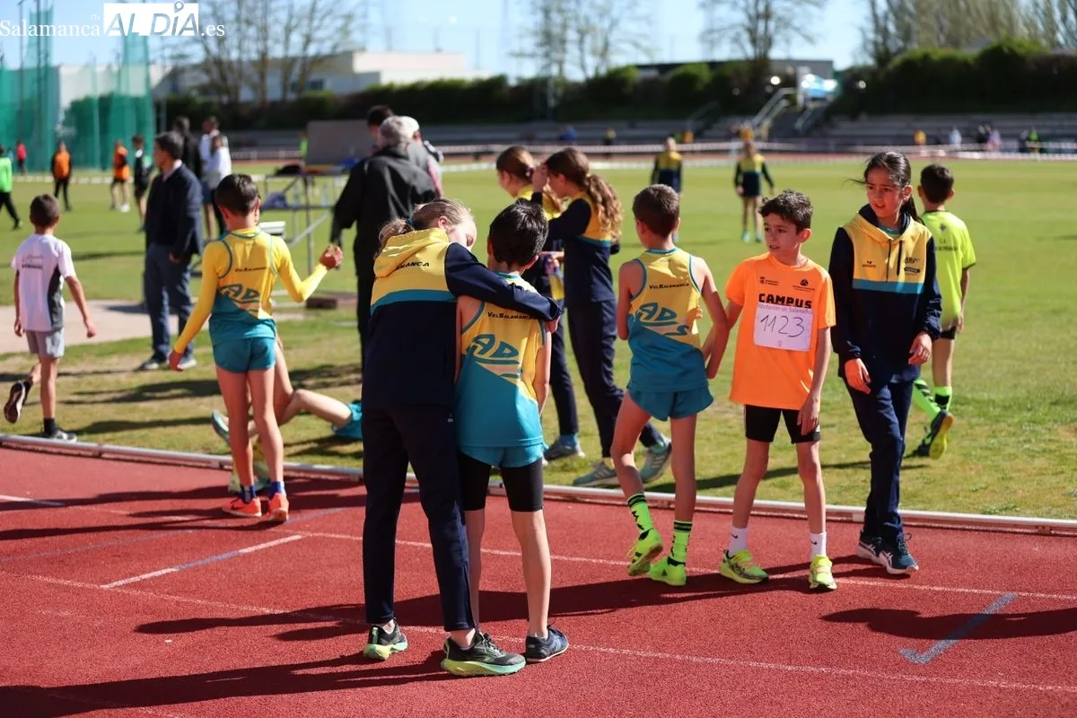 Emocionante final de atletismo en los Juegos Escolares de Salamanca | FOTOS: David Sañudo 