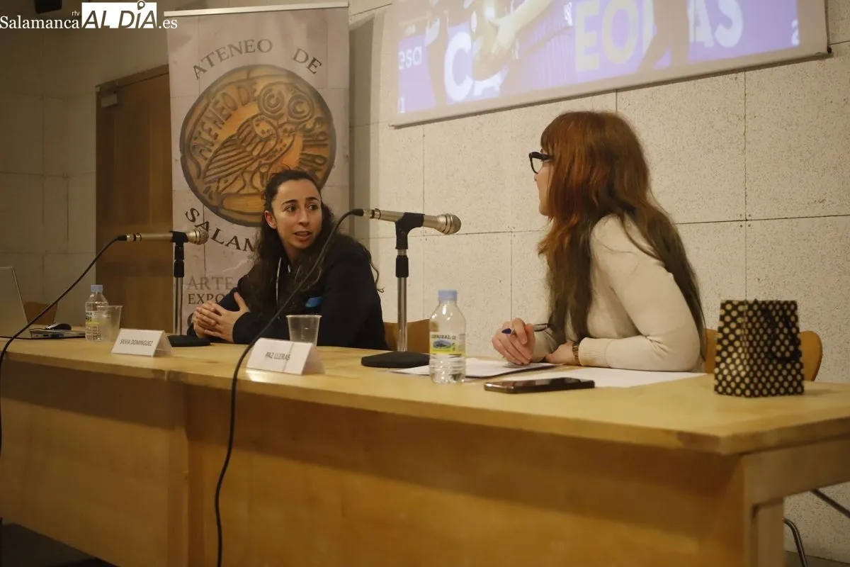Silvia Domínguez, en el acto organizado por el Ateneo de Salamanca, 'CB Avenida. Tiempo muerto'. Foto: Ángel Puma