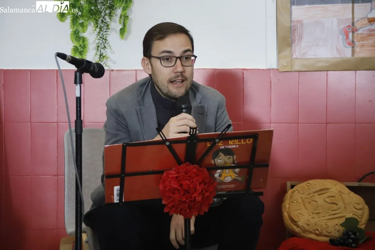 El CEIP Lazarillo de Tormes celebra su XV lectura continuada con la participación de toda la comunidad educativa. Foto de Ángel Puma