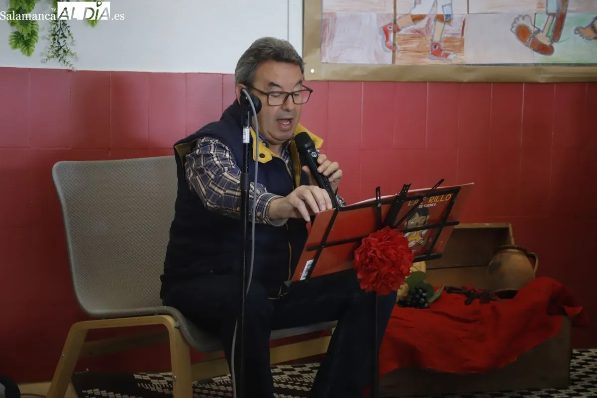 El CEIP Lazarillo de Tormes celebra su XV lectura continuada con la participación de toda la comunidad educativa. Foto de Ángel Puma
