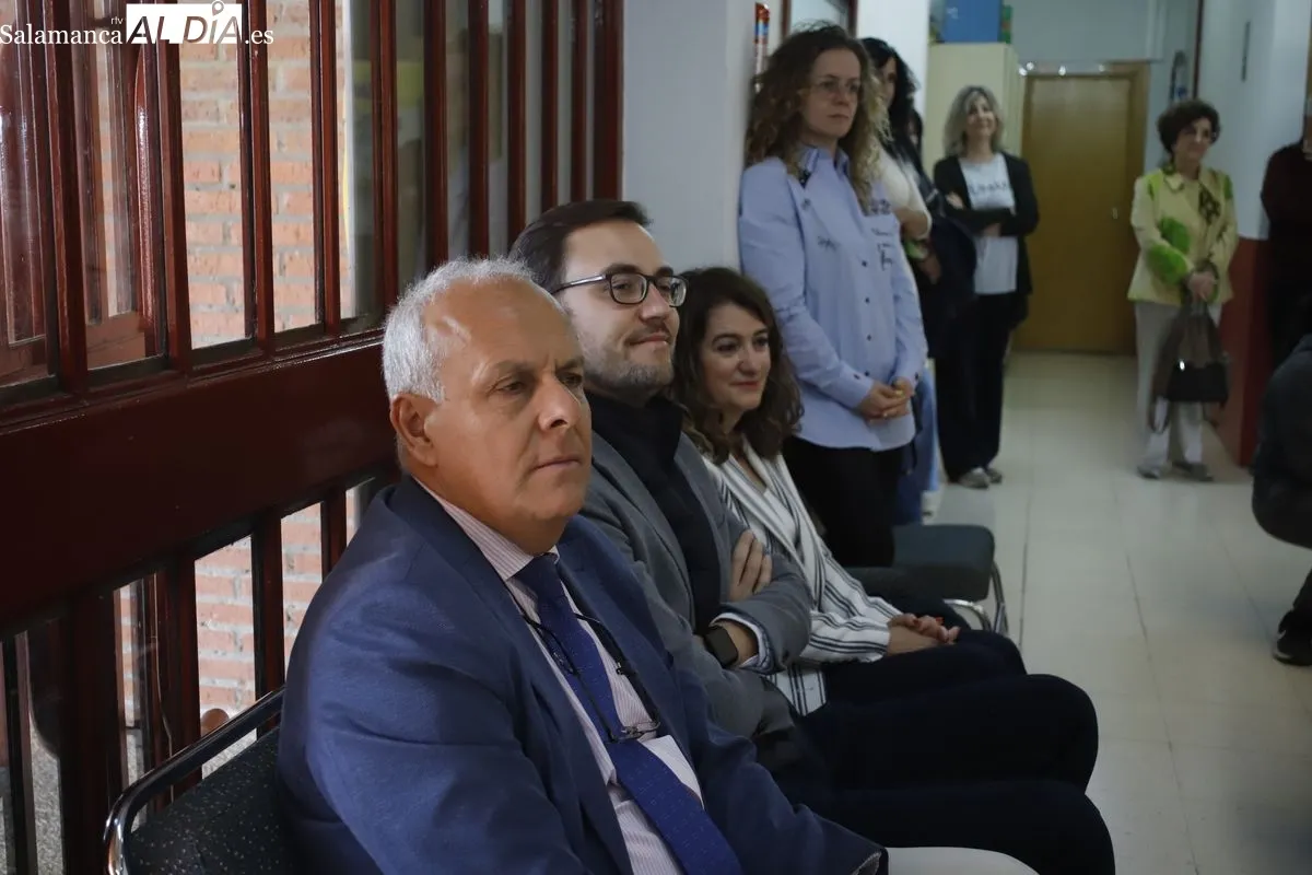 El CEIP Lazarillo de Tormes celebra su XV lectura continuada con la participación de toda la comunidad educativa. Foto de Ángel Puma