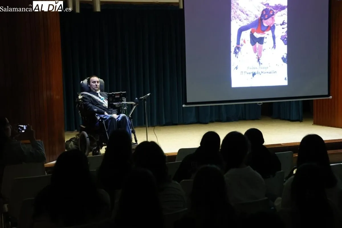 Charla de José Luis Capitán Peña en Salamanca | Fotos: David Sañudo