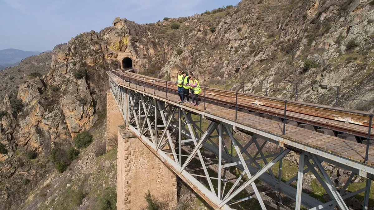 Camino de Hierro llega a sus cuatro años con 70.000 visitantes y referente turístico de Las Arribes en la provincia de Salamanca  / DIPUTACIÓN SALAMANCA