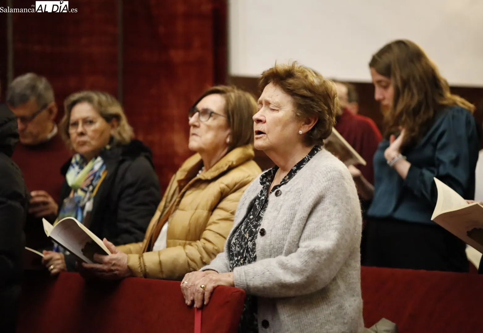 Liturgia de la Muerte del Señor en latín con Canto Gregoriano en la Capilla de la USAL. Fotos: David Sañudo