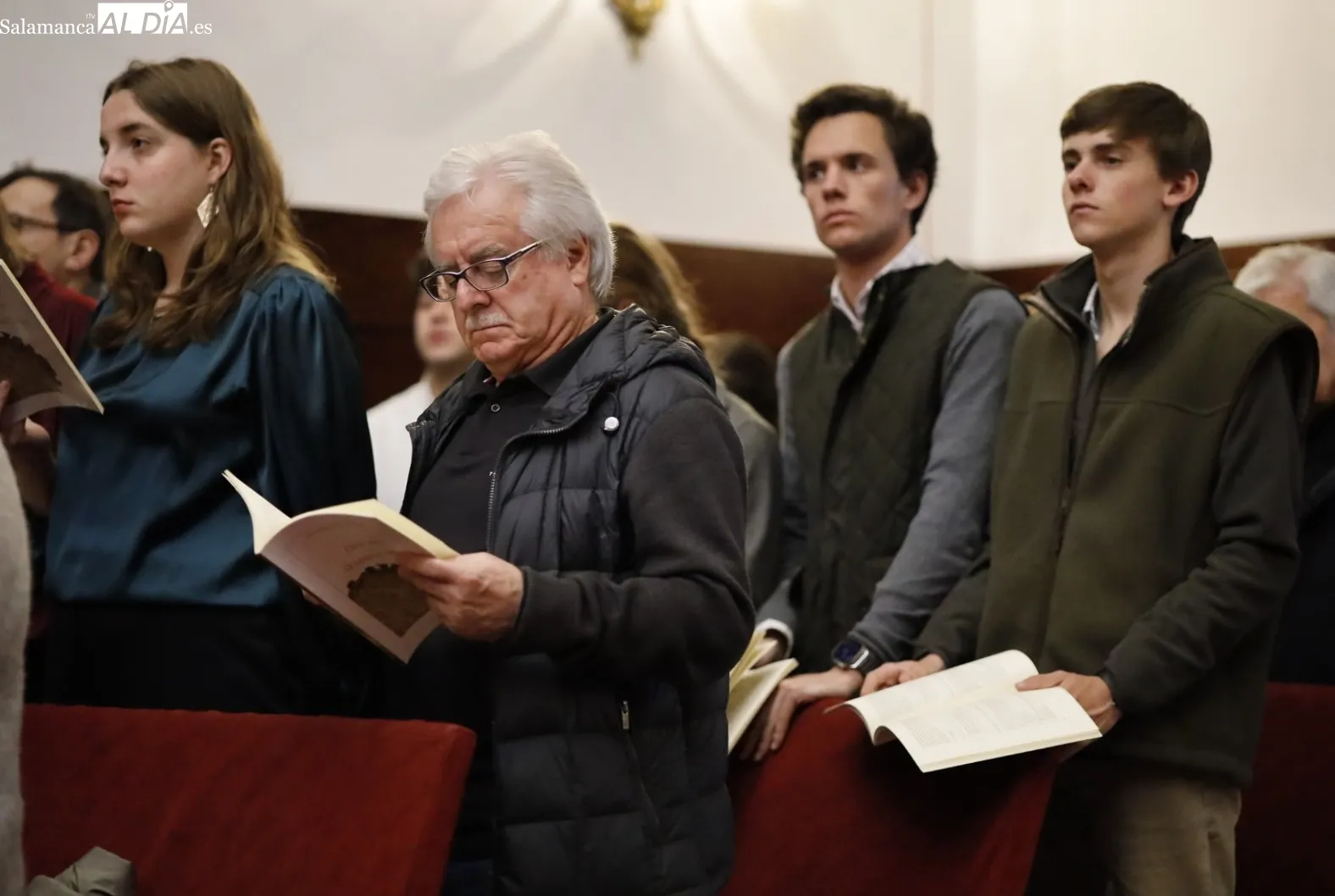 Liturgia de la Muerte del Señor en latín con Canto Gregoriano en la Capilla de la USAL. Fotos: David Sañudo