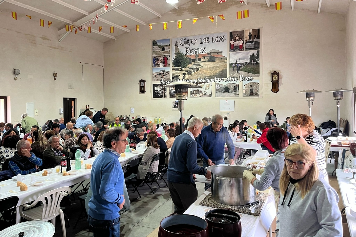 Comida mensual en Gejo de los Reyes, un completo cocido