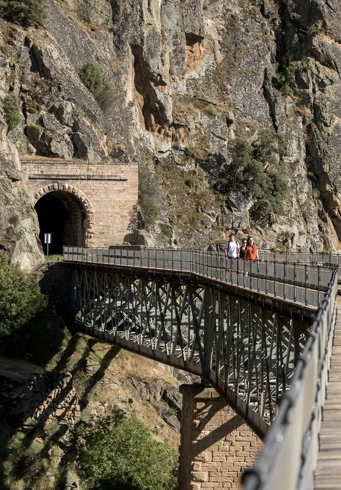 Camino de Hierro llega a sus cuatro años con 70.000 visitantes y referente turístico de Las Arribes en la provincia de Salamanca  / DIPUTACIÓN SALAMANCA
