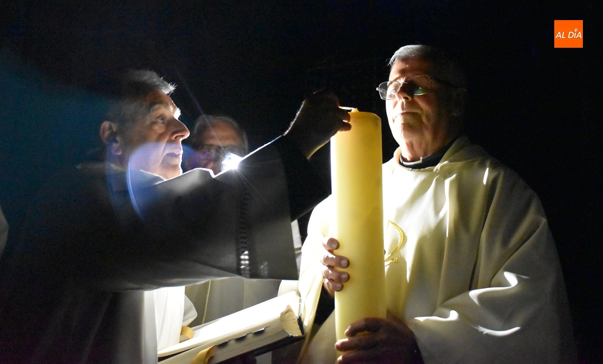 Gran solemnidad en el inicio en la Catedral de la secuencia de vigilias pascuales