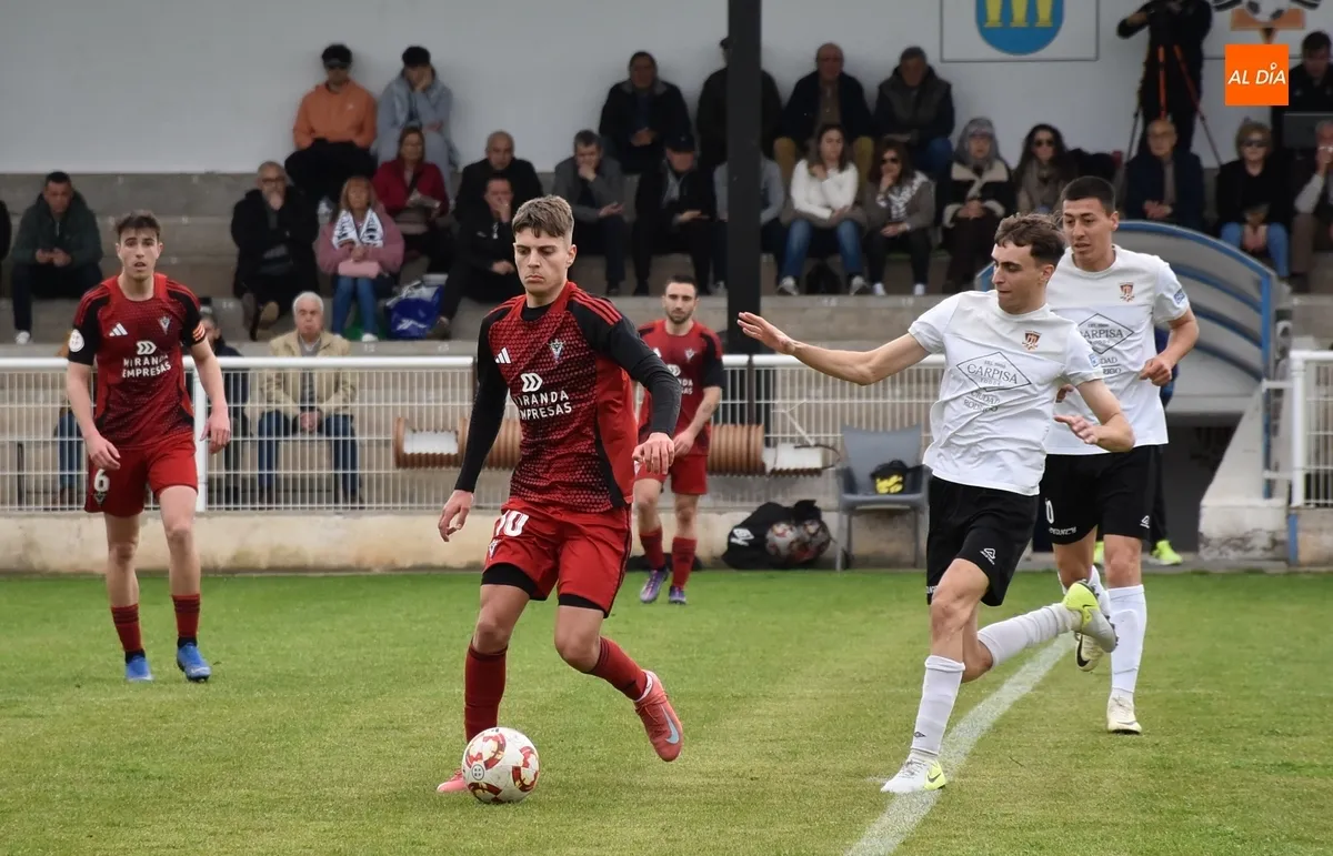 Foto 3 - Enorme partido sin premio del Senior del Ciudad Rodrigo ante el Mirand&eacute;s B