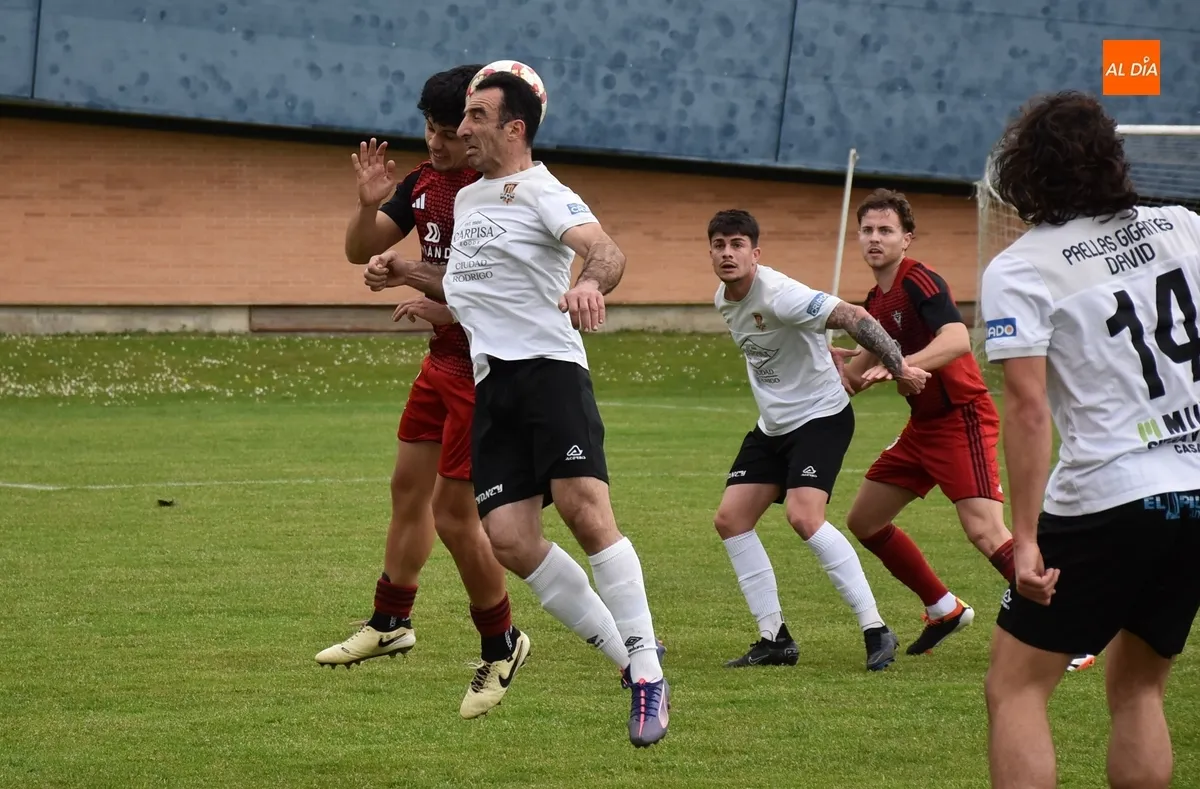 Foto 8 - Enorme partido sin premio del Senior del Ciudad Rodrigo ante el Mirand&eacute;s B