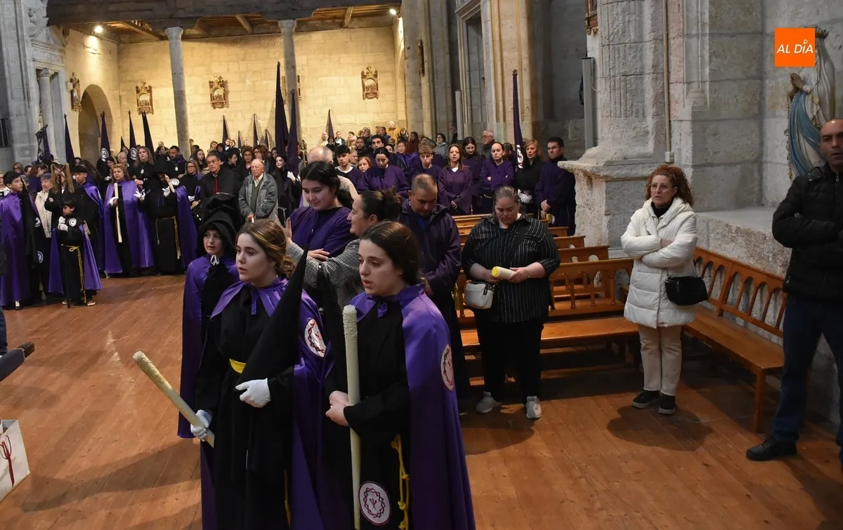 Foto 4 - El Nazareno nombra Cofrades Honor&iacute;ficas a Carmen y To&ntilde;i &Aacute;lvarez
