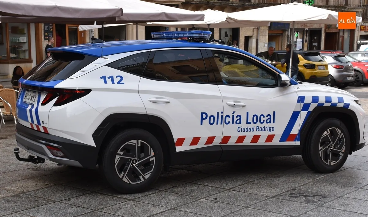 Foto 7 - La Polic&iacute;a Local de Ciudad Rodrigo incorpora un nuevo veh&iacute;culo de tipo h&iacute;brido