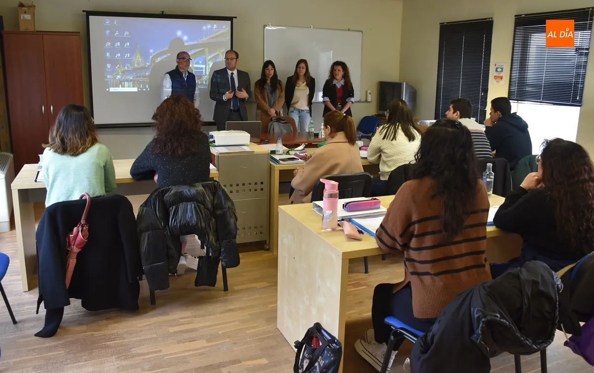 Foto 3 - Un total de 18 alumnos inician las AFE Asistir y Riberas impulsadas por el Ayuntamiento