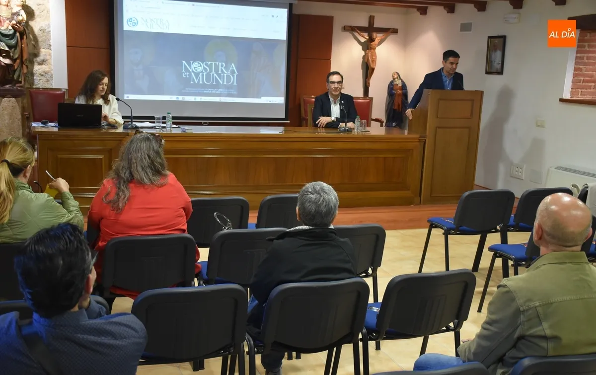 Foto 3 - El ciclo sobre Patrimonio Ausente recala en Mir&oacute;briga con una sesi&oacute;n sobre el retablo de la Catedral