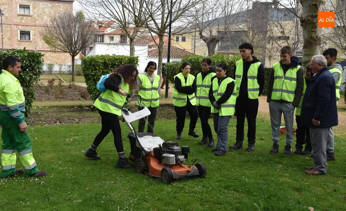Foto 10 - Un total de 18 alumnos inician las AFE Asistir y Riberas impulsadas por el Ayuntamiento