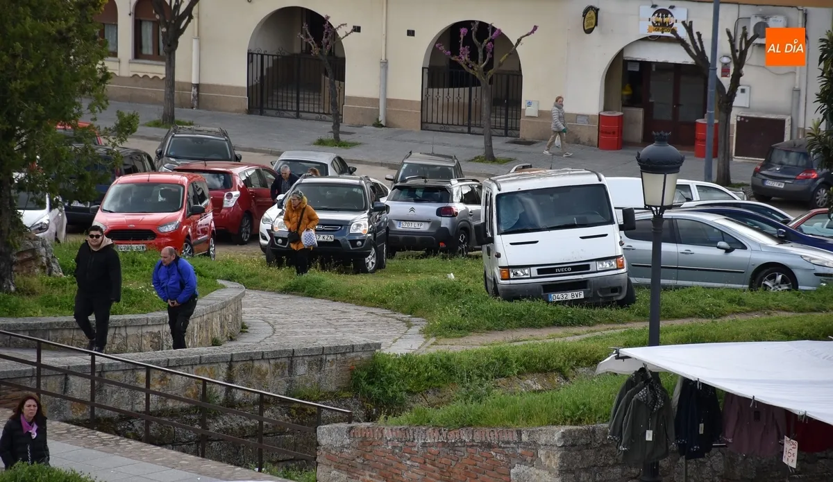 Foto 6 - Ciudad Rodrigo luce abarrotado un S&aacute;bado Santo m&aacute;s